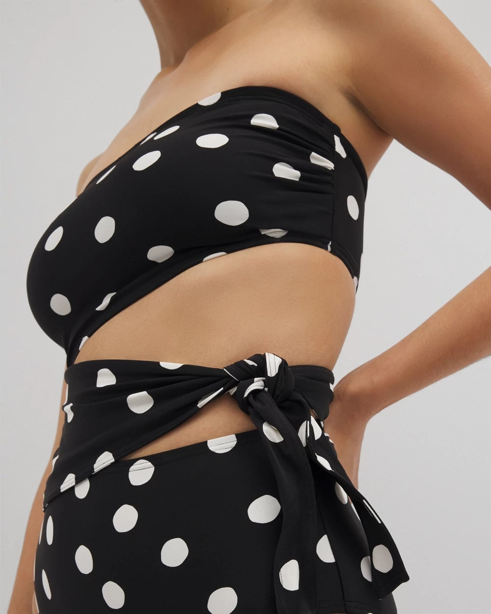 MOVEMENT DOT MINI B - Bandeau Cutout One-Piece Suit