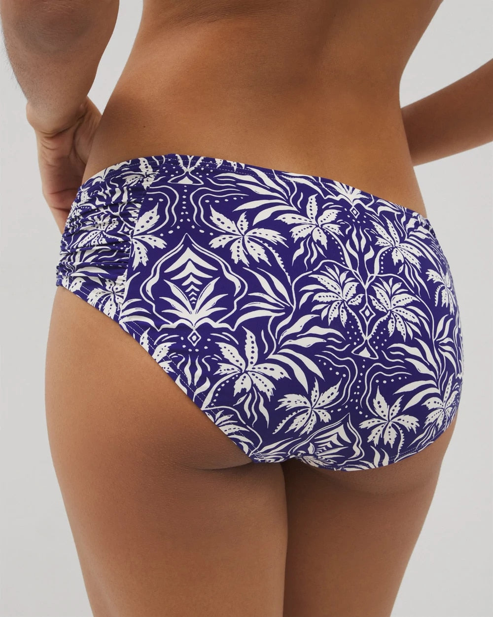 TROPIC TILES TRUE BLUE - Ruched Side Bikini Bottom