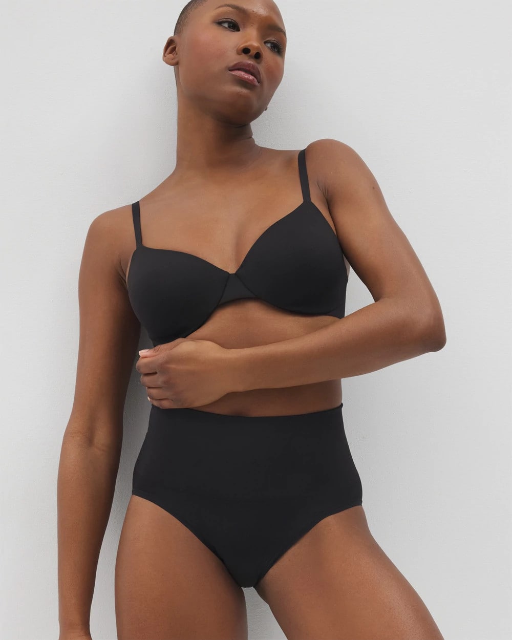 BLACK - Mid-Level Shaping Seamless Brief