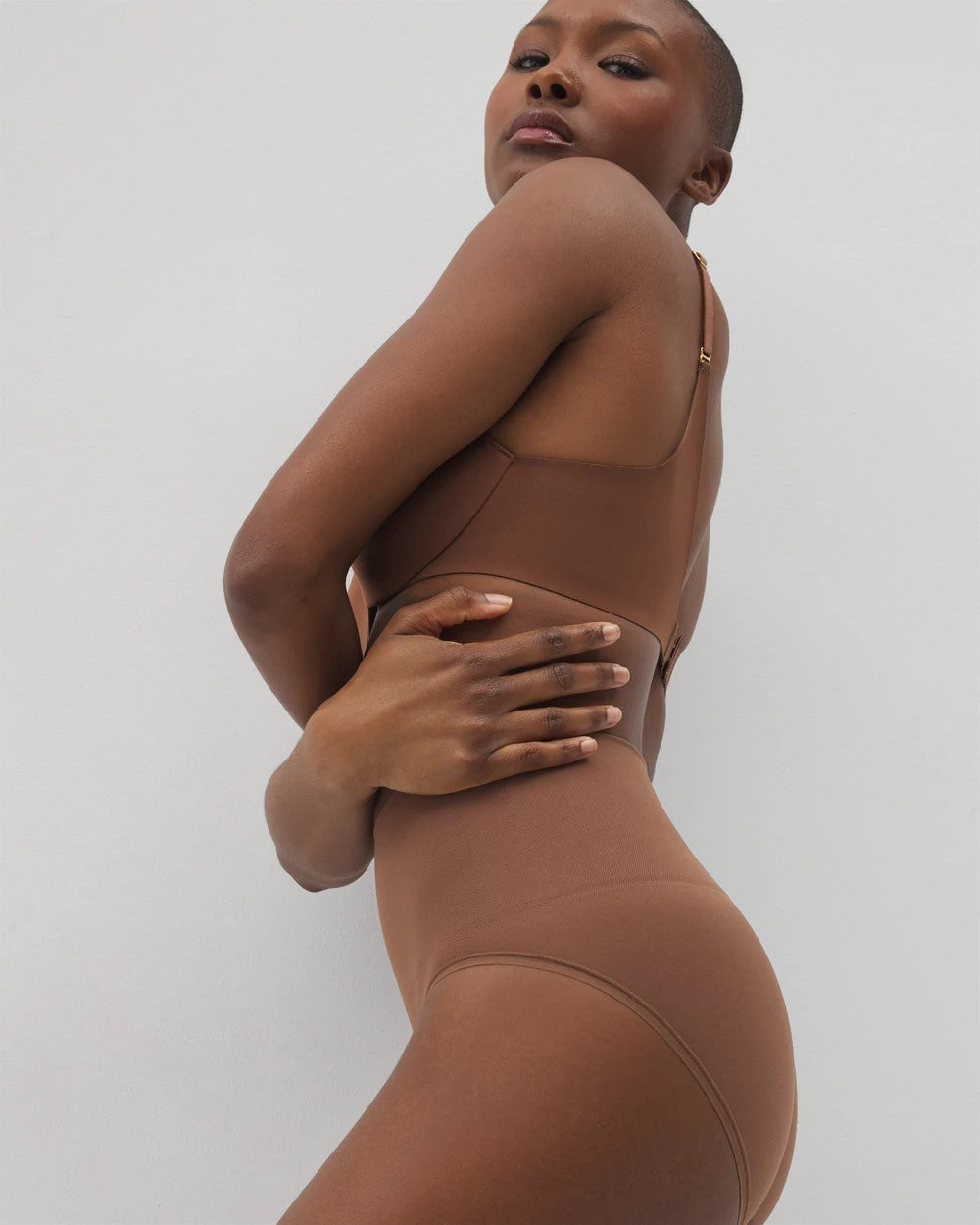 CINNAMON LATTE - Mid-Level Shaping Seamless Brief