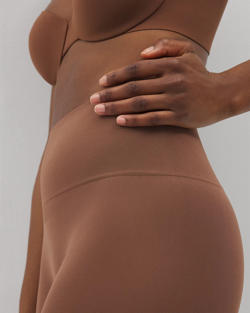 CINNAMON LATTE - Mid-Level Shaping Seamless Shorts