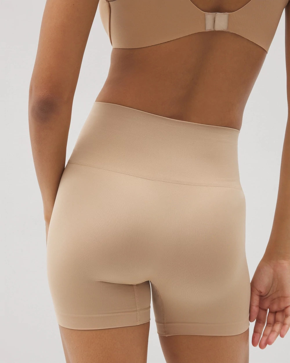 WARM AMBER - Mid-Level Shaping Seamless Shorts