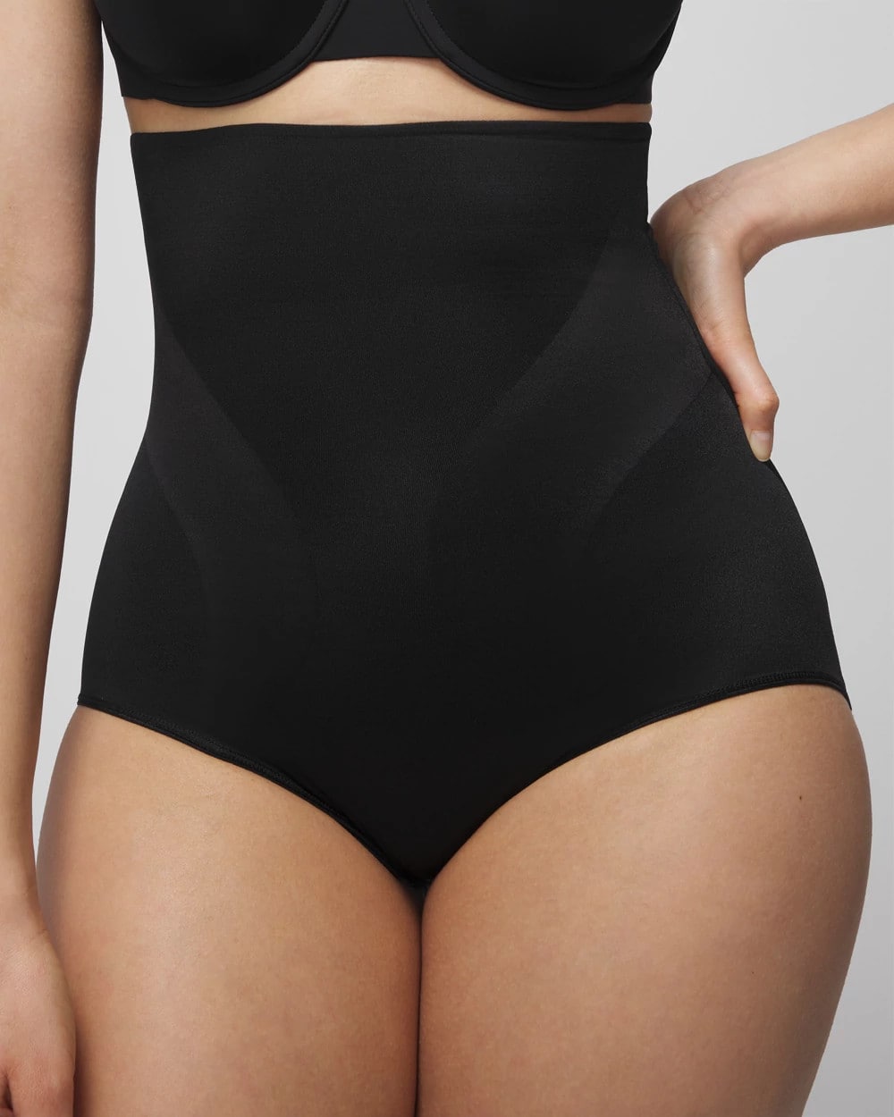 BLACK - Mid-Level Shaping Vanishing Edge High-Waist Brief