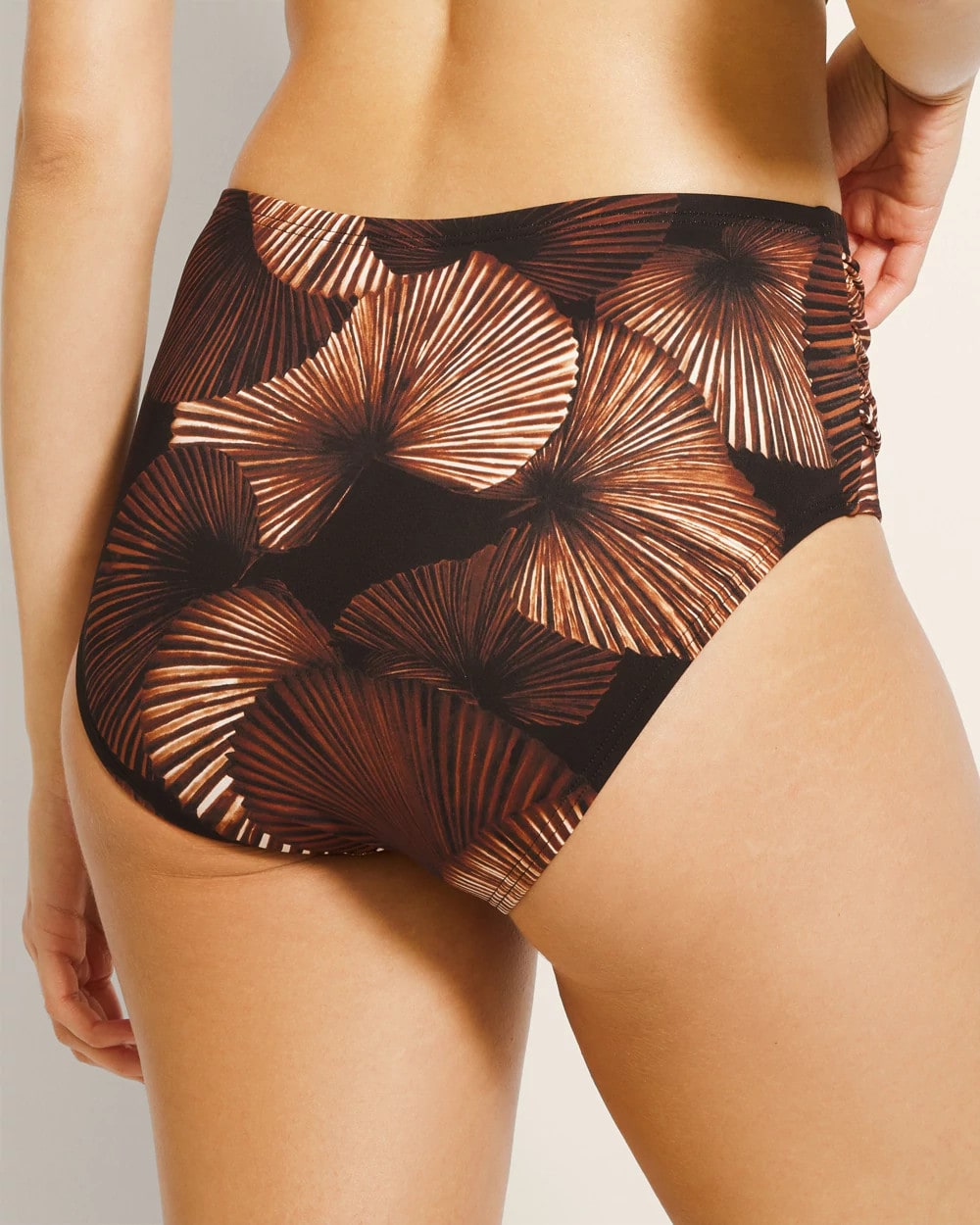 LOVINA BEACH PALM M BLK - Ruched High-Waisted Bikini Bottoms