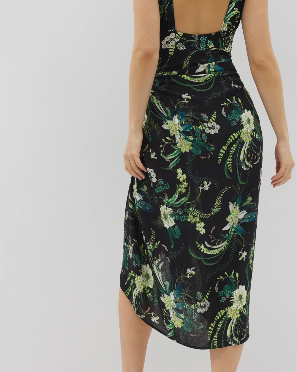 TROPICAL TWIST BLACK - Rayon Crepe Pareo