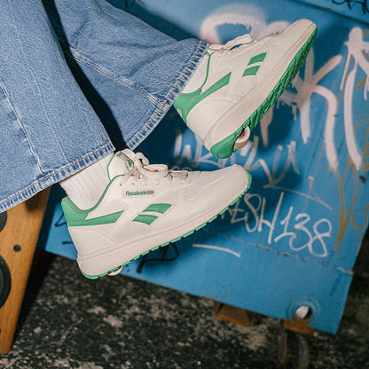 Reebok Classic
 – Heelys Bargain